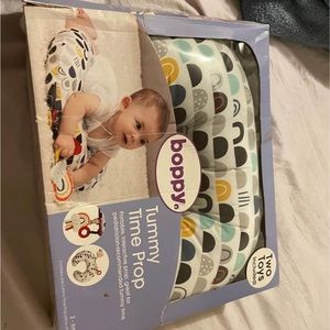 Tummy time hoppy